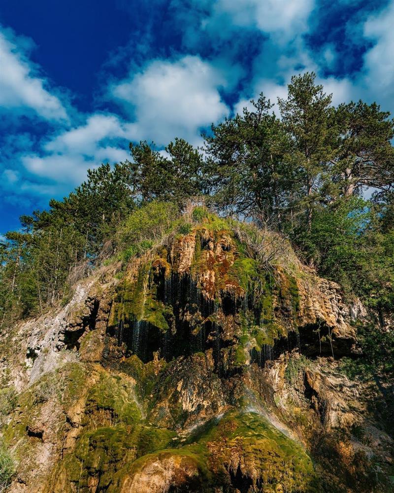 Cascade yuzsuyu4.jpg